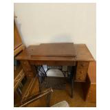Vintage Singer Sewing Machine ** ADD PHOTO