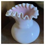 Vintage Fenton Art Glass Peach Crest Vase