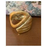 Vintage Women's Gold Tone Enamel Cuff Bracelet