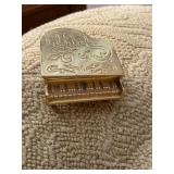 Vintage Elgin Mini Baby Grand Piano Quartz Clock