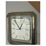 Vintage Gordon & Sashi quartz wall clock