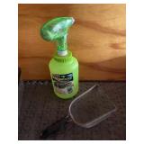 Zoo Med MotoMister battery-powered sprayer & Scoop