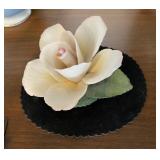 Vintage Italian Napoleon porcelain flower