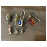 Assorted Jewlery / Clips / Pins