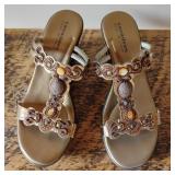 Town Shoes Gold Tone Sandals Sz 39