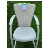 Vintage MCM Metal Shell-back lawn chair