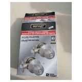 Door handle set (1) include only comes with key **