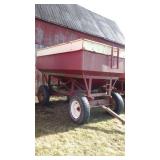Gravity wagon 300BU w/metal ext HD running gear