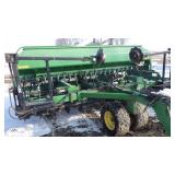 JD 1560 no till drill 15' w/Market fill auger
