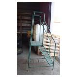 4 step ladder appr 6' to top rail
