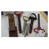 Hitch pins & hitch accessories
