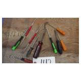 Picks various sizes