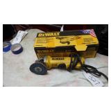4 1/2' Dewalt Small Angle Grinder DWE402