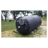 1500G Vertical Black tank w/multiple outlets