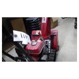 Snowblower Honda HSS622 on trax like new