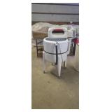 Vintage washing machine with lid