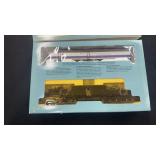 HO SCALE E8/9 Locomotive NO.  8134 ACL #532