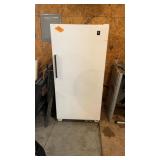 Stand up freezer does not freeze.