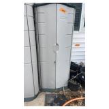 Rubbermaid storage with contents