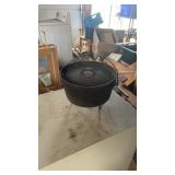 Cast iron Dutch oven 4 qt