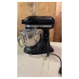 Kitchen aid artisan with accessories. Works. See
