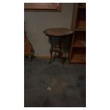 End table 26 1/2 in tall and 20 in diameter