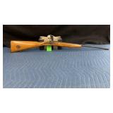 Unknown black powder rifle. Hammer does not
