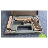 Beretta model 92FS 9mm 2 mags ser # L41649Z