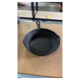 Cast iron pan 8 in