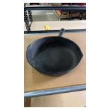 Cast iron pan 10 in