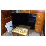 Vizio tv. 32in  No remote. Cannot turn on without