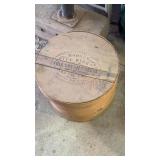 Round wood container