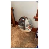 Round mirror