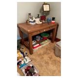 Desk no contents