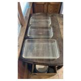 There Pyrex baking dishes