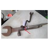Spud Wrench / Wrenches