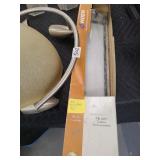Light / Globe / Towel Bar