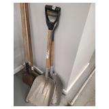 2 Shovels
