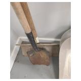 2 Shovels