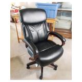 La-Z-Boy Office Desk Chair - like new