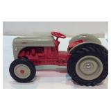Nice Ford 8N/9N Toy Tractor ERTL 1:16 Die-Cast
