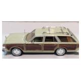 1:24 MotorMax Chrysler Town & Country Metal Car