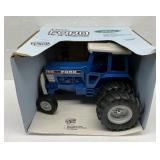 Mint NIB ERTL Ford TW-15 Toy Tractor 1:12 Duals