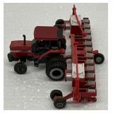 Case IH 5140 MFWD W 900 Cyclo 12 Row Planter