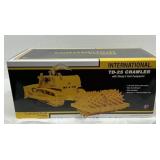 MINT 1st Gear International TD-25 Crawler W/Sheep