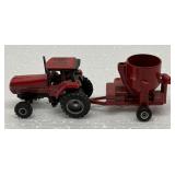 ERTL Case IH 7150 '92 Farm Show W/Grinder Mixer