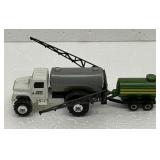 ERTL Liquid Fertilizer Toy Sprayer W/Rear Tank