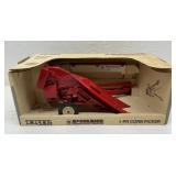 NIB ERTL McCormick International Corn Picker 1-PR