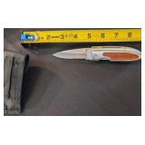 JOHN DEERE POCKET KNIFE W/BELT STRAP CASE