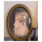 ANTQ OVAL PICTURE FRAME W/DOMED GLASS W/PICTURE